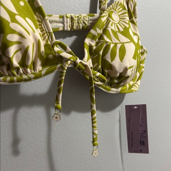 Wild Fable Green Floral Bikini Top NWT - Picture 4 of 8